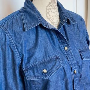 Banana Republic Chambray Button Down - M